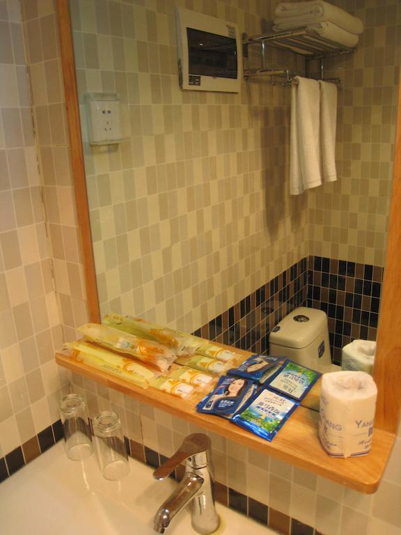 Chun Tian Hui Gu Holiday Hotel Κούνμινγκ Δωμάτιο φωτογραφία